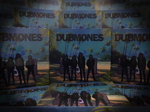 … our 12“ vinyls have arrived: ltd to 500pcs, handstamped! We try to ship worldwide, just drop us a DM and we’ll try to find out. 👉🏼 They are also on their way to your local vinyl dealer, globally available from April, 25th. Once these 500 are gone, they are gone! So don’t sleep you punks. #dubmones #dub #rocksteady #echobeach #Ramones